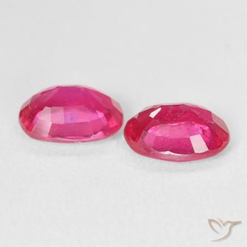 أحجار ياقوت Medium Dark-Pink طبيعية، بيضوي، قليلا جدا، وزنها 3.10 قيراط