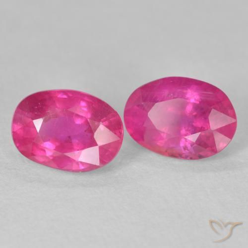 أحجار ياقوت Medium Dark-Pink طبيعية، بيضوي، VS-SI، وزنها 3.70 قيراط