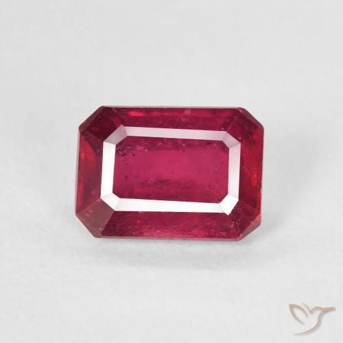 1.32ct طبيعي Medium Dark-Red ياقوت, قص الزمرد, قليلا جدا
