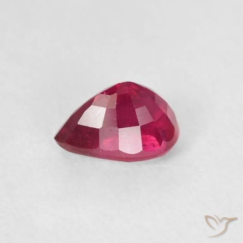 ياقوت Medium Dark-Red طبيعي، شكل الكمثرى، 0.72 قيراط، VS-SI