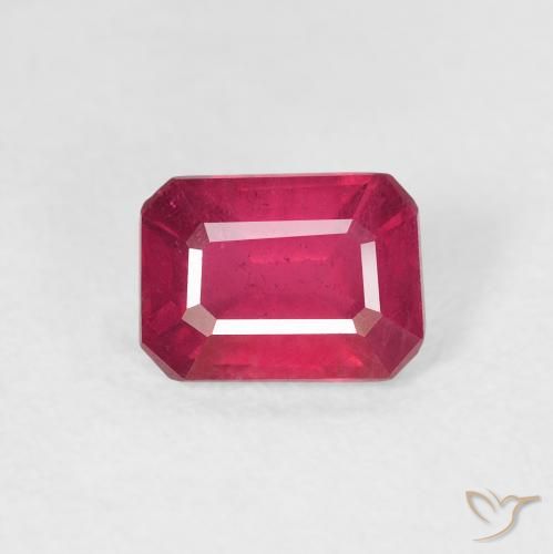 1.34ct طبيعي قرمزى غامق ياقوت, قص الزمرد, قليلا جدا
