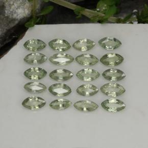 ياقوت طبيعي بلون Earthy Green     ، وزن ‎3.22‎ قيراط، شكل ماركيز، مقاس ‎4.6x2.5‎ مم