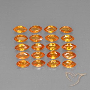 ياقوت طبيعي بلون Apricot Orange ، وزن ‎3.81‎ قيراط، شكل ماركيز، مقاس ‎4.8x2.6‎ مم