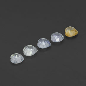 أحجار ياقوت أزرق متعدد الألوان طبيعية، شكل القلب، قليلا جدا، وزنها 1.58 قيراط