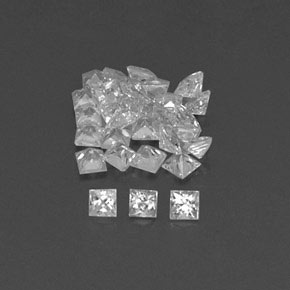 ياقوت طبيعي بلون أبيض، وزن ‎‎ قيراط، شكل مربع، مقاس ‎1.9x1.9‎ مم