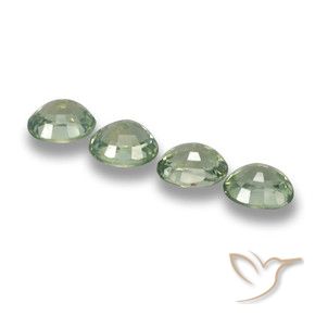 أحجار زفير Medium Light Green طبيعية، بيضوي، VVS-VS، وزنها 3.42 قيراط