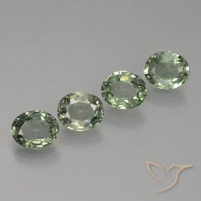 أحجار زفير Medium Light Green طبيعية، بيضوي، VVS-VS، وزنها 2.89 قيراط