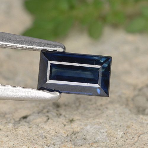0.59ct طبيعي ازرق غامق زفير, باجيت, قليلا جدا