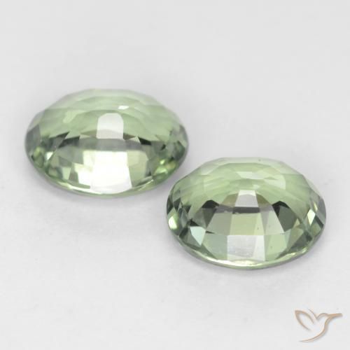 أحجار زفير Medium Light Green طبيعية، بيضوي، VVS-VS، وزنها 1.58 قيراط