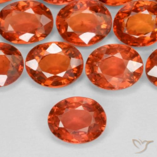 0.45ct طبيعي أحمر كثيف زفير, بيضوي, قليلا جدا