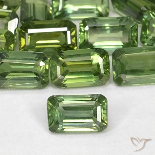 0.40ct طبيعي Medium Light Green زفير, قص الزمرد, قليلا جدا