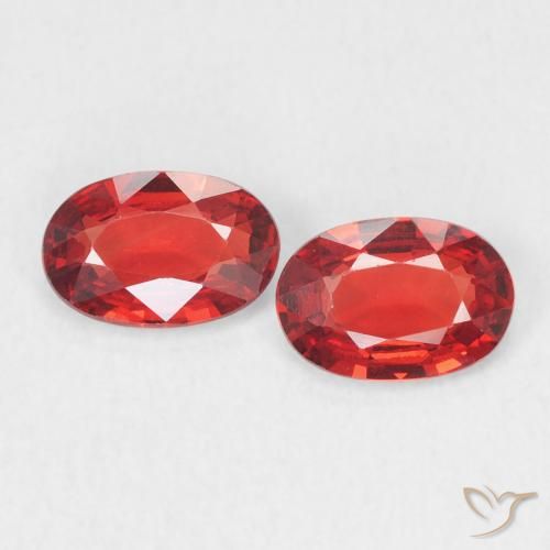 0.94ctw طبيعي أحمر لامع زفير, بيضوي, VVS