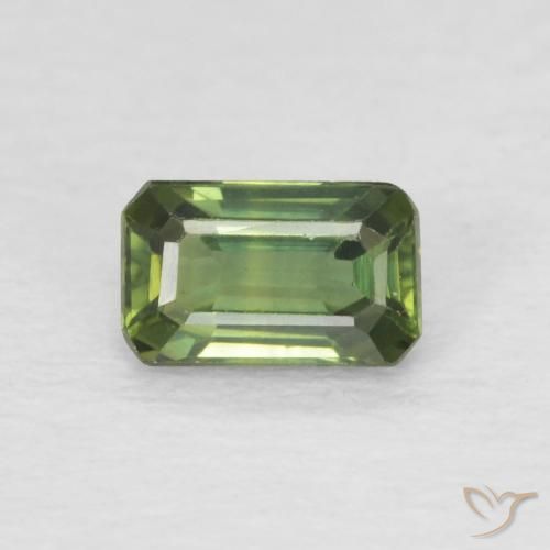 0.46ct طبيعي Medium Light Green زفير, قص الزمرد, قليلا جدا