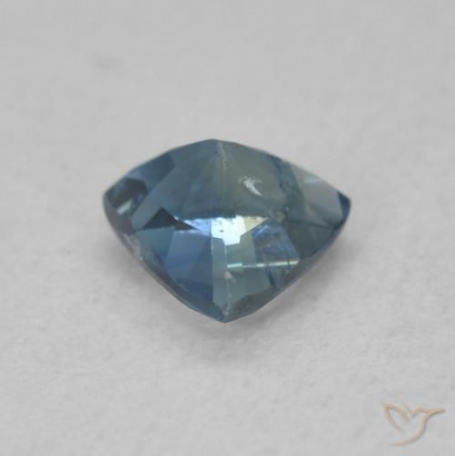 زفير شرشيرى طبيعي، مثلثى، 0.58 قيراط، قليلا جدا