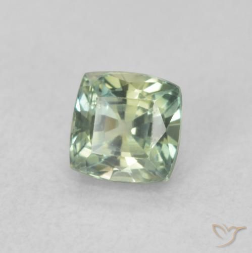زفير Medium Light-Green طبيعي، وسادة، 0.57 قيراط، قليلا جدا