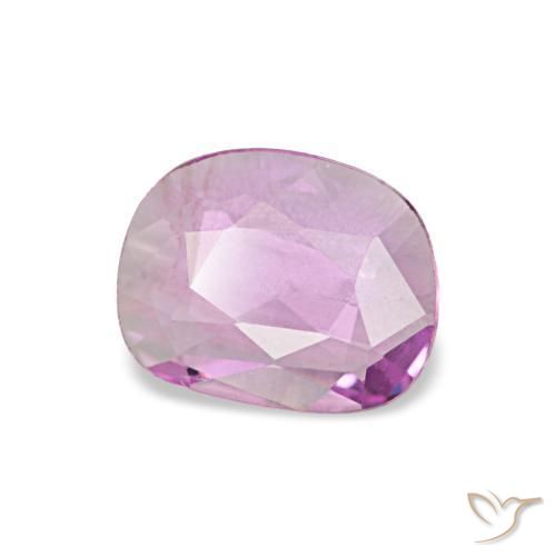 ياقوت طبيعي بلون Medium Light-Purple، وزن ‎0.44‎ قيراط، شكل بيضاوى، مقاس ‎6.1x4.8‎ مم