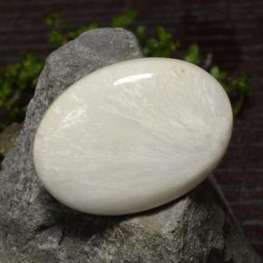 سكوليسيت أبيض دافئ طبيعي، قصة بيضاوى، 31.41 قيراط، غير شفاف