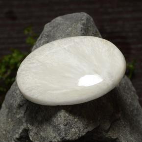 سكوليسيت أبيض دافئ طبيعي، قصة بيضاوى، 31.41 قيراط، غير شفاف