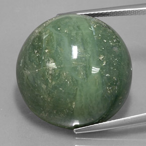 سربنتين طبيعي بلون Pale Pine Green ، وزن ‎41.28‎ قيراط، شكل دائري، مقاس ‎23.14‎ مم