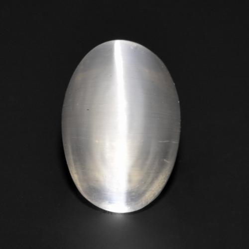 Sillimanite Cat's Eye طبيعي بلون رمادى فاتح جدا، وزن ‎1.09‎ قيراط، شكل بيضاوى، مقاس ‎7.4x5‎ مم