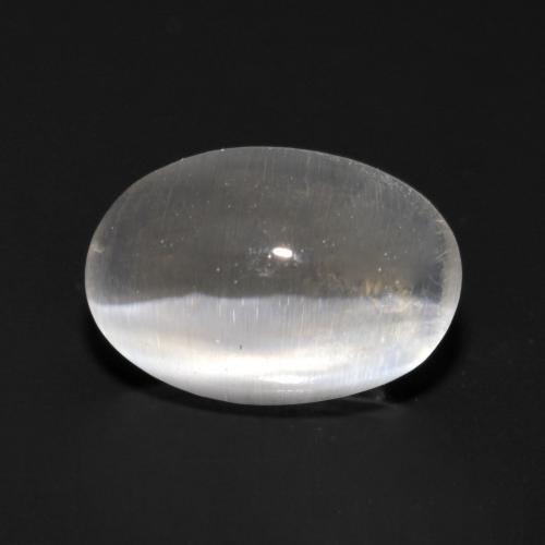 Sillimanite Cat's Eye طبيعي بلون رمادى فاتح جدا، وزن ‎1.09‎ قيراط، شكل بيضاوى، مقاس ‎7.4x5‎ مم