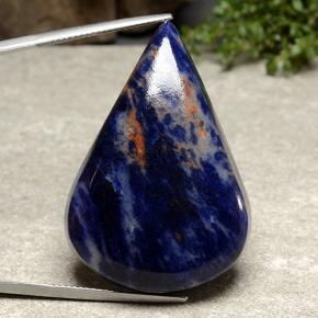 سوداليت طبيعي بلون أزرق بحرى، وزن ‎63.27‎ قيراط، شكل شكل الكمثرى، مقاس ‎39.7x27.1‎ مم