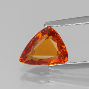 جارنيت سبيسارتايت طبيعي بلون برتقالي، وزن ‎1.50‎ قيراط، شكل شكل خيالي، مقاس ‎8.1x6.4‎ مم