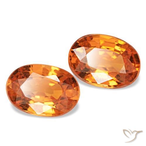 جارنيت سبيسارتايت طبيعي بلون Medium Dark-Orange، وزن ‎1.13‎ قيراط، شكل بيضاوى، مقاس ‎5.7x4‎ مم