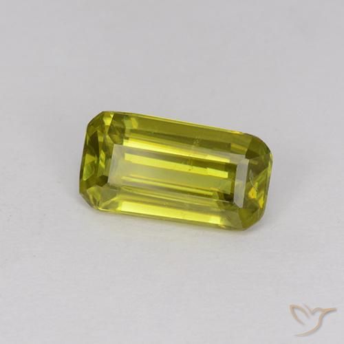 0.87ct طبيعي أخضر دافئ سيفين, قص الزمرد, قليلا جدا
