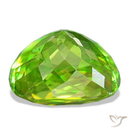 سفين طبيعي بلون Medium Light-Green، وزن ‎8.35‎ قيراط، شكل بيضاوى، مقاس ‎12.6x10‎ مم