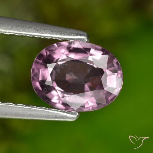0.93ct طبيعي أرجوانى متوسط الإسبنيل, بيضوي, قليلا جدا