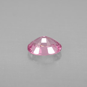 سبينيل طبيعي بلون وردي، وزن ‎1.14‎ قيراط، شكل بيضاوى، مقاس ‎7.3x5.6‎ مم