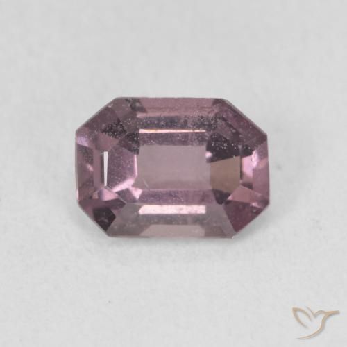 0.70ct طبيعي أرجوانى متوسط الإسبنيل, قص الزمرد, قليلا جدا