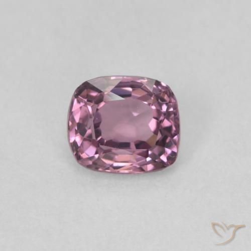 سبينيل طبيعي بلون Medium Dark-Purple، وزن ‎0.50‎ قيراط، شكل قطع وسادة، مقاس ‎4.9x4.2‎ مم