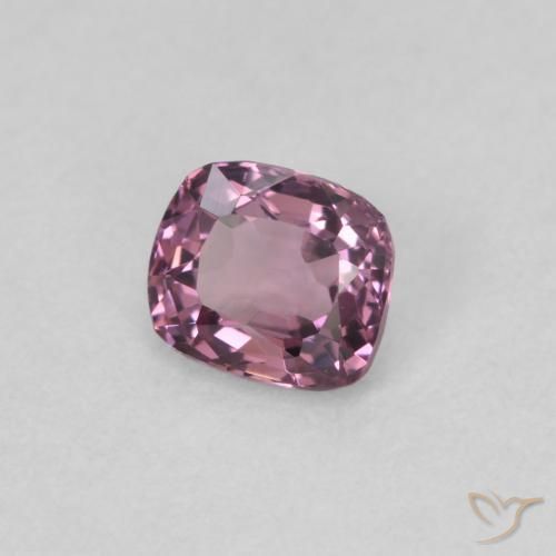 سبينيل طبيعي بلون Medium Dark-Purple، وزن ‎0.50‎ قيراط، شكل قطع وسادة، مقاس ‎4.9x4.2‎ مم
