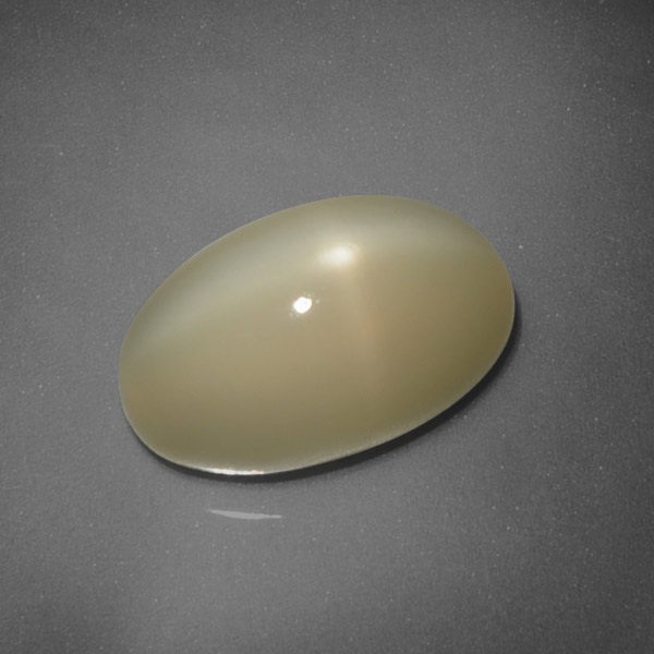 ستار مونستون ذهبى فاتح طبيعي، قصة بيضاوى، 5.25 قيراط، نصف شفاف