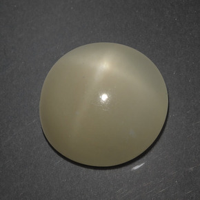 حجر القمر نجمي طبيعي بلون بني فاتح، وزن ‎7.18‎ قيراط، شكل دائري، مقاس ‎12.50‎ مم