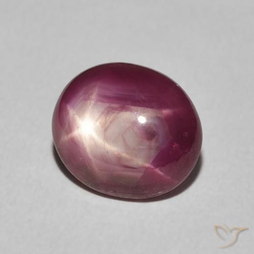 ياقوت نجمة Medium Dark-Purple طبيعي، بيضوي، 3.94 قيراط، غير شفاف