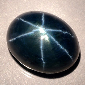 نجمة الياقوت أزرق طبيعي، قصة بيضاوى، 12.02 قيراط، نصف شفاف