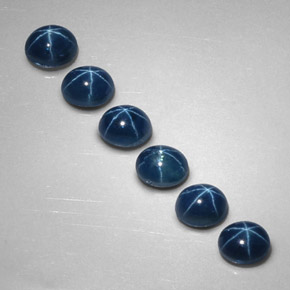 ياقوت أزرق نجمي طبيعي بلون أزرق، وزن ‎‎ قيراط، شكل بيضاوى، مقاس ‎5.2x4.2‎ مم