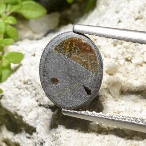 نجمة الياقوت أسود طبيعي، قصة بيضاوى، 2.32 قيراط، غير شفاف