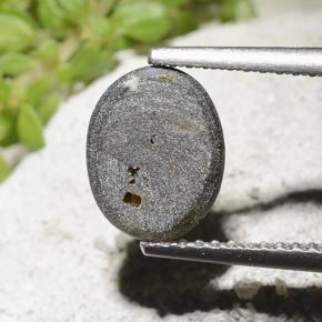 نجمة الياقوت أسود طبيعي، قصة بيضاوى، 2.54 قيراط، غير شفاف