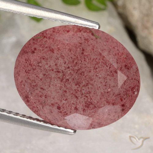 12.80ct طبيعي أحمر متوسط كوارتز الفراولة, بيضوي, نصف شفاف