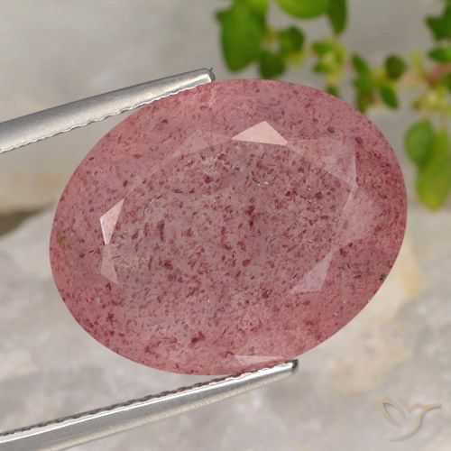 13.81ct طبيعي أحمر غامق كوارتز الفراولة, بيضوي, نصف شفاف