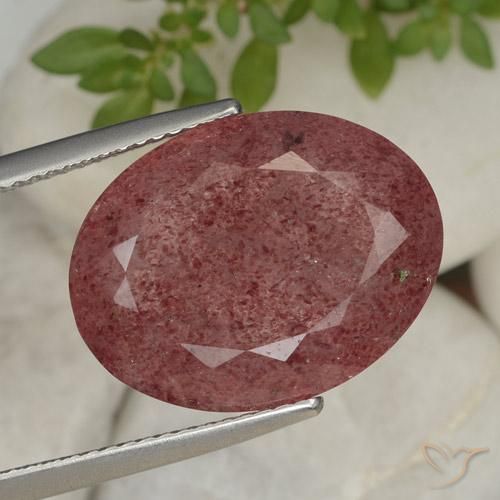 12.44ct طبيعي أحمر متوسط كوارتز الفراولة, بيضوي, نصف شفاف