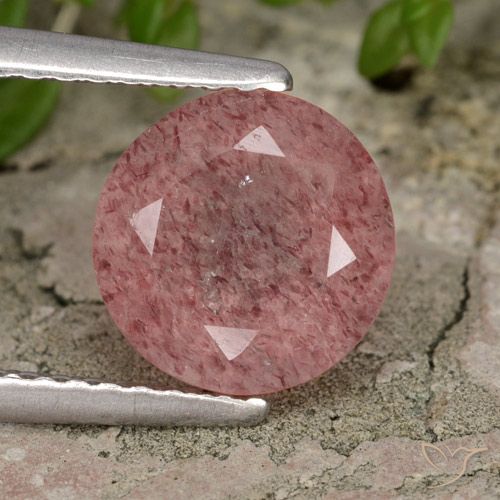 1.89ct طبيعي وردى متوسط كوارتز الفراولة, دائري, نصف شفاف