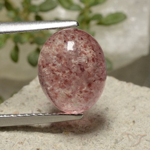 3.67ct طبيعي وردى زهرى كوارتز الفراولة, بيضوي, نصف شفاف