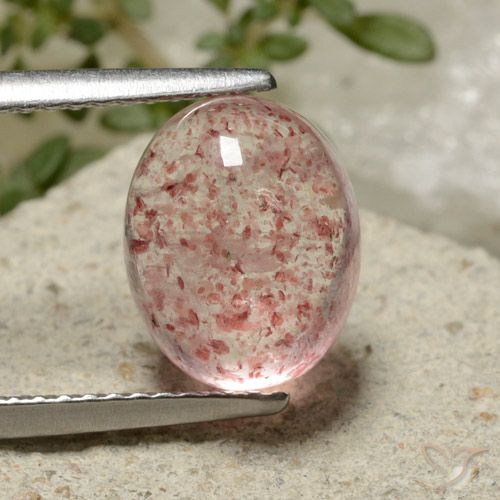 3.80ct طبيعي وردى متوسط كوارتز الفراولة, بيضوي, نصف شفاف