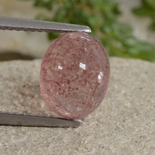 3.90ct طبيعي درجة اللون الوردى كوارتز الفراولة, بيضوي, نصف شفاف