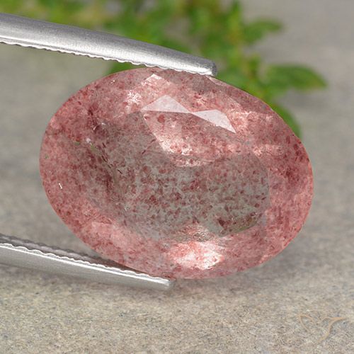 8.25ct طبيعي وردى داكن كوارتز الفراولة, بيضوي, نصف شفاف
